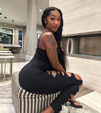 Full leaked African booty meat page private onlyfans photo