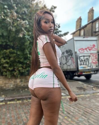 Full leaked African booty meat private onlyfans photo