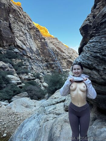 Alanarose8