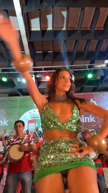 Alane Dias