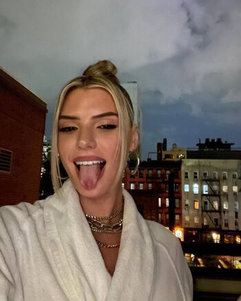 Alissa Violet