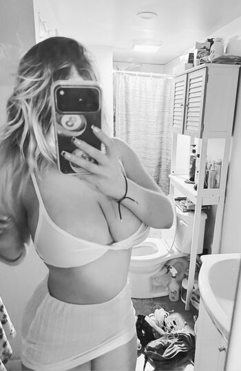 Full leaked Aliyah private onlyfans photo