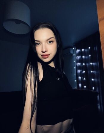 amelia_lens