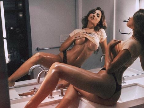 Full leaked Anna louise private onlyfans photo