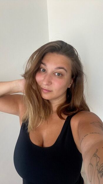 Full leaked Apoline perret private onlyfans photo