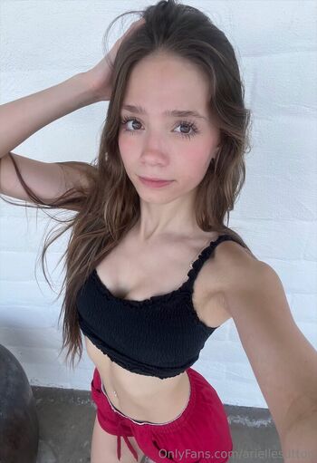 ariellesutton