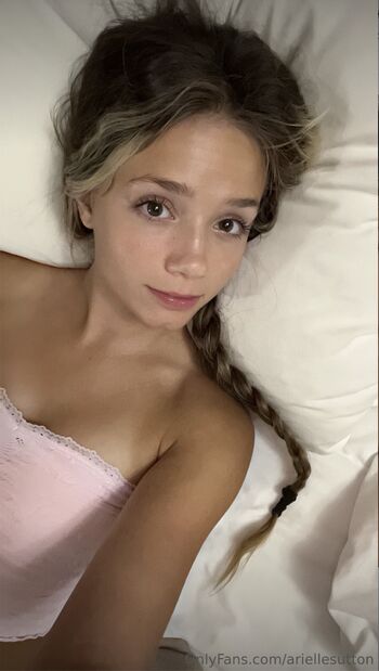 ariellesutton