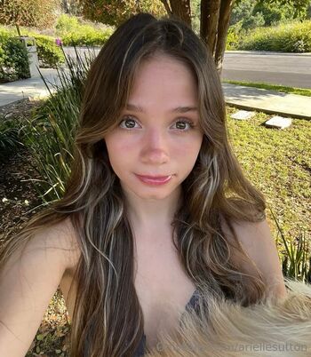 ariellesutton