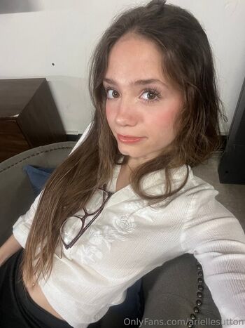 ariellesutton