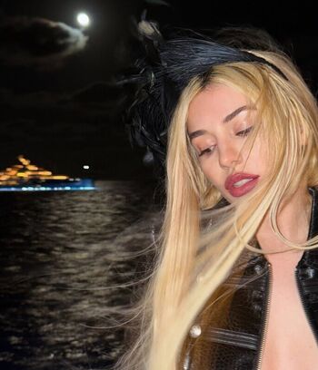 Ava Max