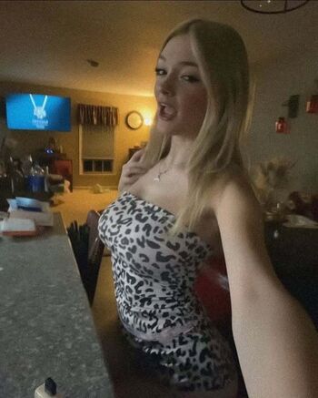 Full leaked Petite subkitten/ private onlyfans photo