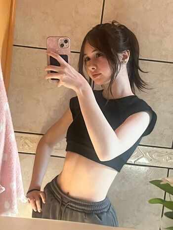 Full leaked Nikkieelovee/ private onlyfans photo