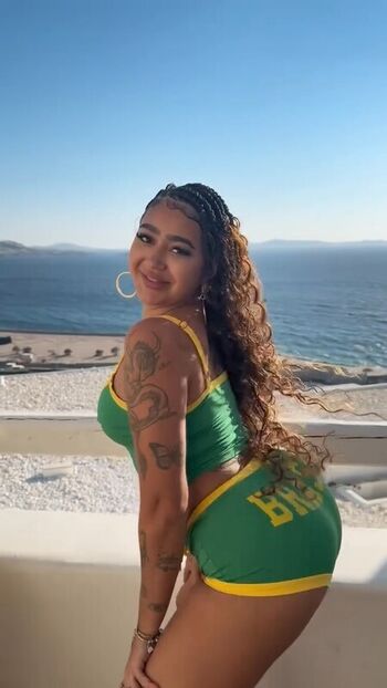 Beca Barreto