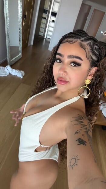 Beca Barreto