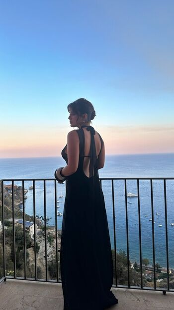 Full leaked Bella thorne page private onlyfans photo