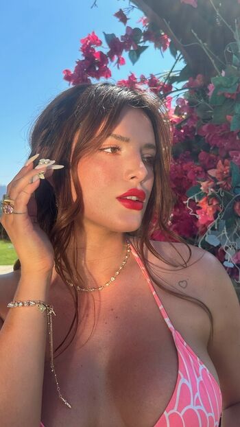 Full leaked Bella thorne page private onlyfans photo