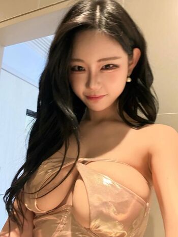 Full leaked Berry page private onlyfans photo