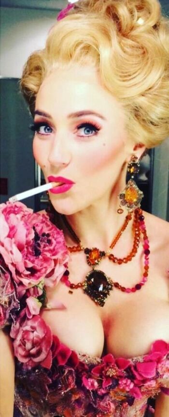 Betsy Wolfe