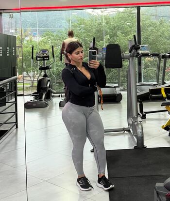 Biah Gomes