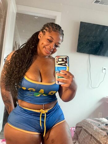 Full leaked Bignie private onlyfans photo