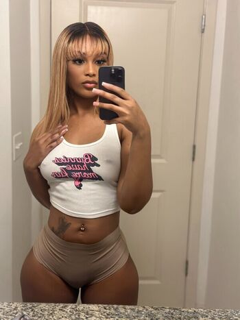 Full leaked Bombshell page private onlyfans photo