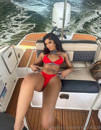 __Bombshell__