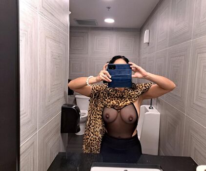 Full leaked Braless babe private onlyfans photo