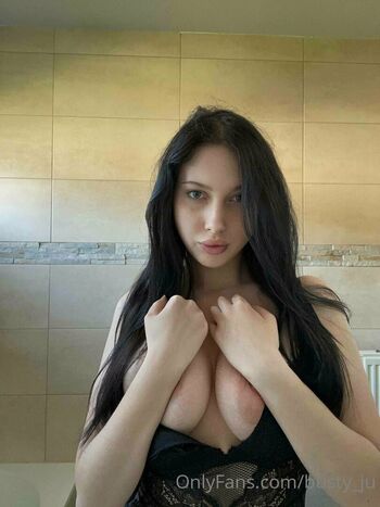 busty_ju