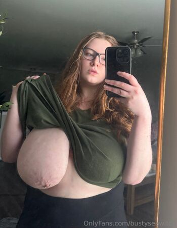 bustyseawitch