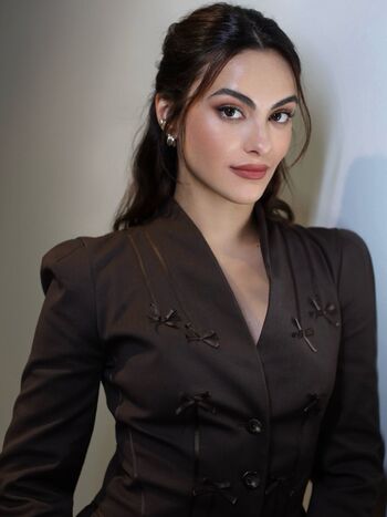Camila Mendes