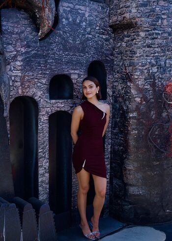 Camila Mendes