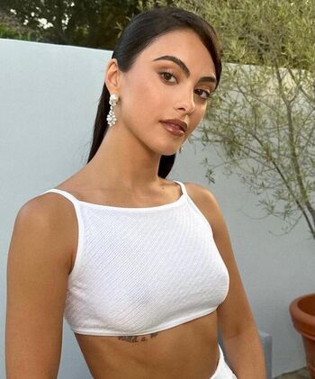 CamilaMendes