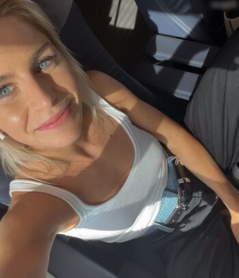 Full leaked Caro daur page private onlyfans photo