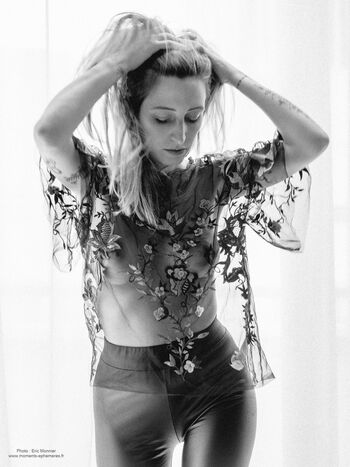 Celine_in_frame