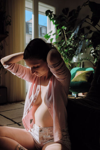 Celine_in_frame