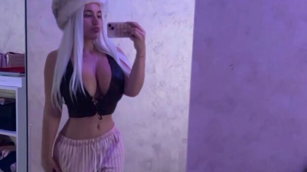 Full leaked Chiri francesca page private onlyfans photo