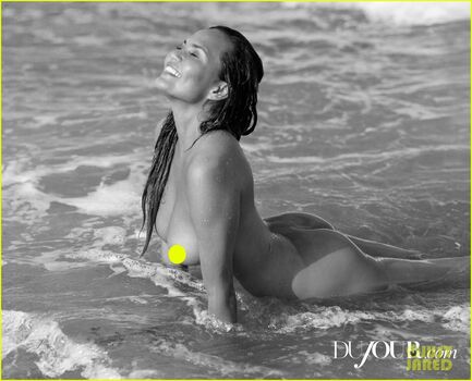 chrissyteigen