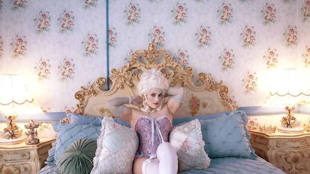 Claire Max