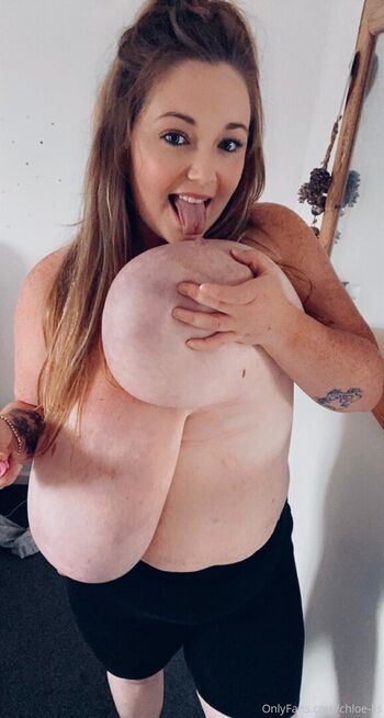 Full leaked Vickymilkmomma/ private onlyfans photo