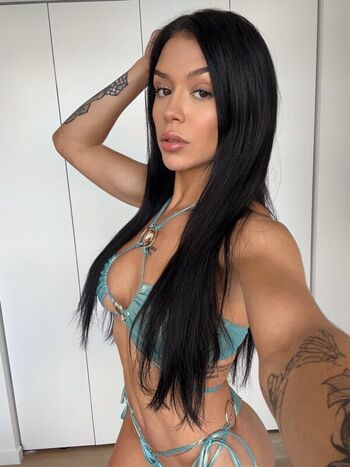 Cora Jade