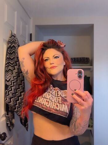 Corinne Leigh