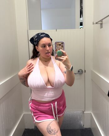 Full leaked Winndago / private onlyfans photo