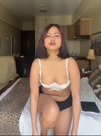 Full leaked Crystelle ann page private onlyfans photo