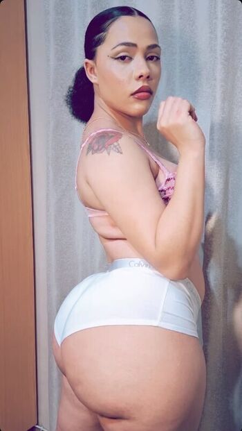 Full leaked Curlyjulz private onlyfans photo