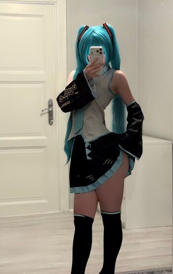 d0llshaped