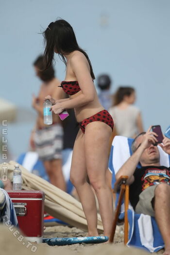 Daisy Lowe