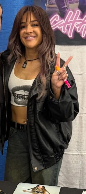 Dakota Kai