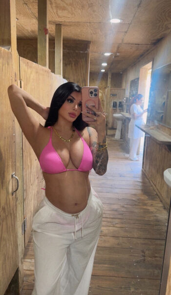 Full leaked Daniela chaverry private onlyfans photo
