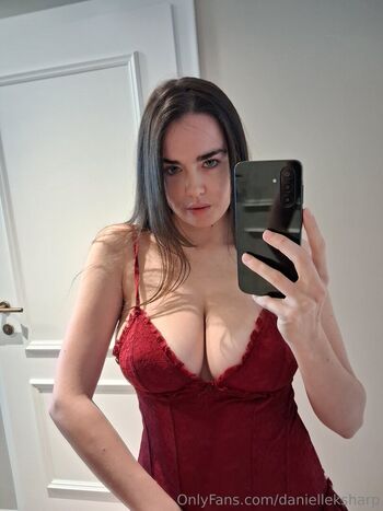 Full leaked Daniimee  page private onlyfans photo
