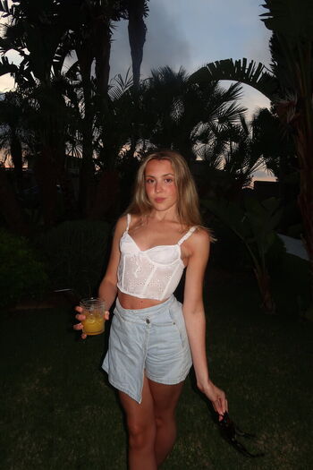 Full leaked Darceyxc private onlyfans photo